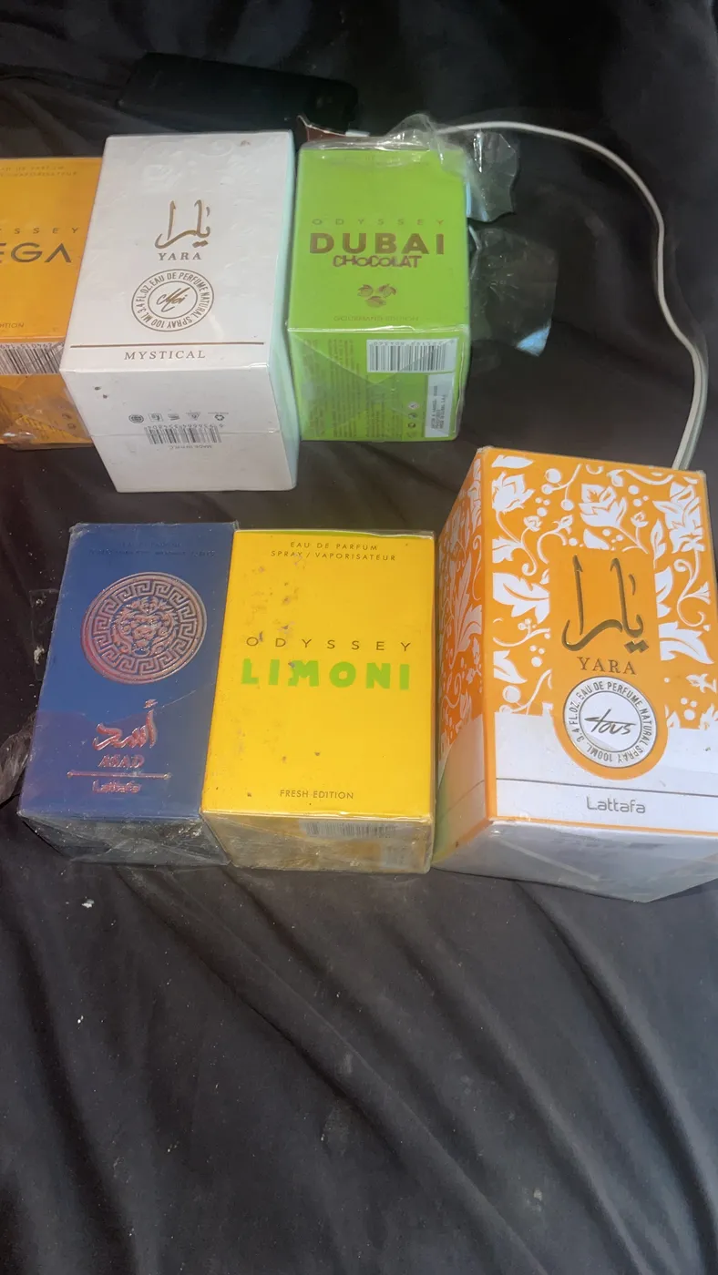 Lote de 5 Perfumes Variados (Yara, Odyssey Limoni, Dubai Chocolat)